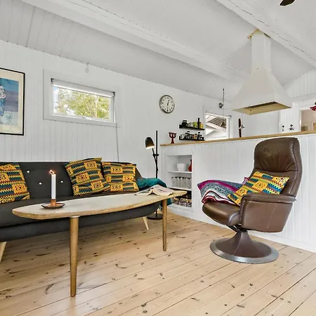 2 Bedroom Lovely In