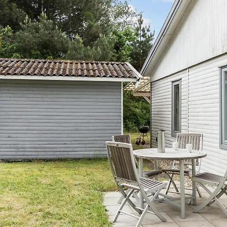 2 Bedroom Lovely In Holiday home *