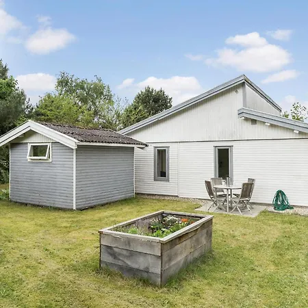 2 Bedroom Lovely In